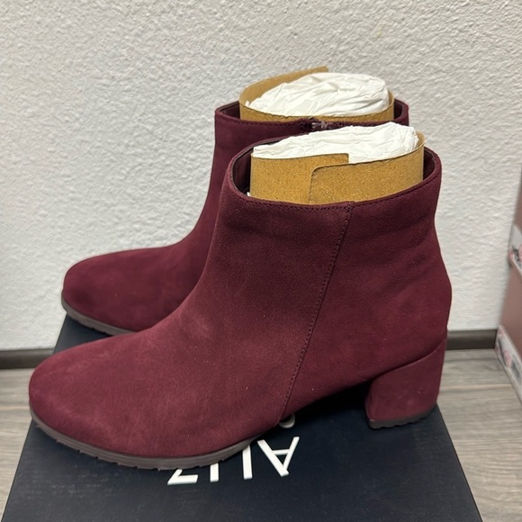 Naturalizer Bay Waterproof Bootie in Cabernet Sauvignon Suede - Picture 5 of 10